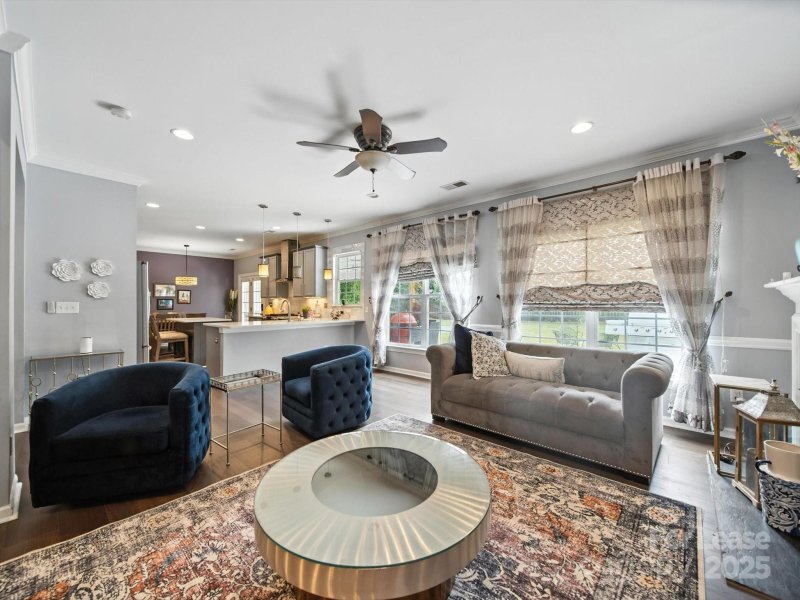 Property image 3 of 10219 Trailmoor Road in Berewick, Charlotte, NC 28278