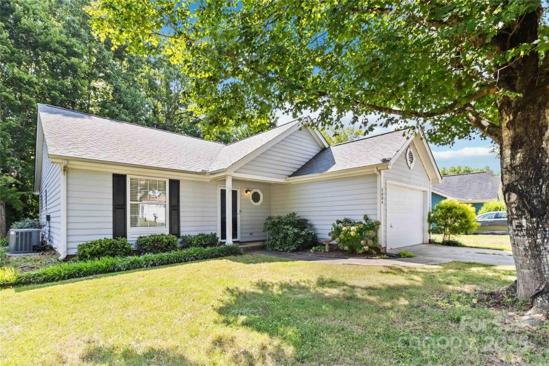 Property image 4 of 3004 Walsingham Court in Ashley Farms, Matthews, NC 28105