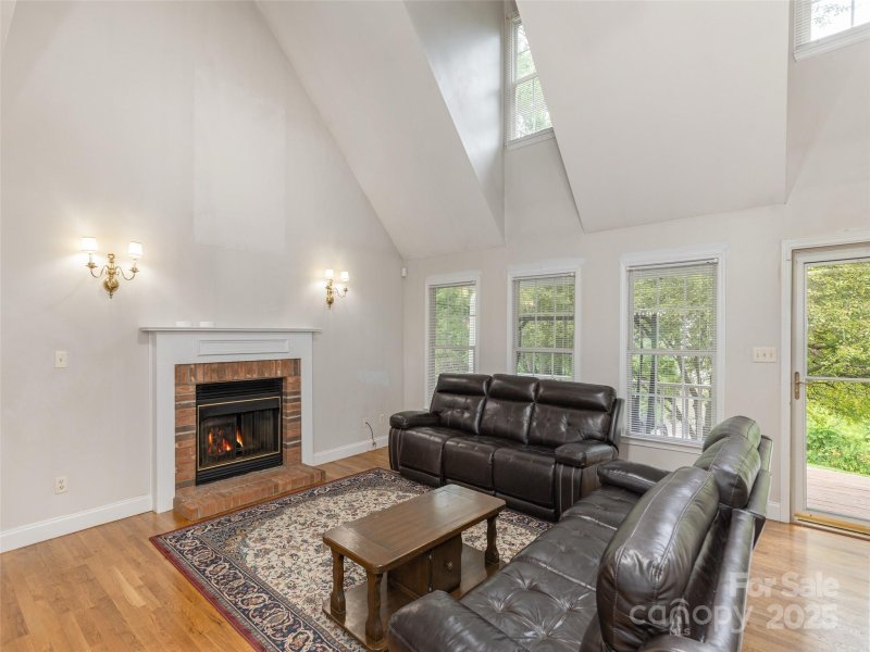 Property image 4 of 30 Collenwood Road in Oak Park, Arden, NC 28704