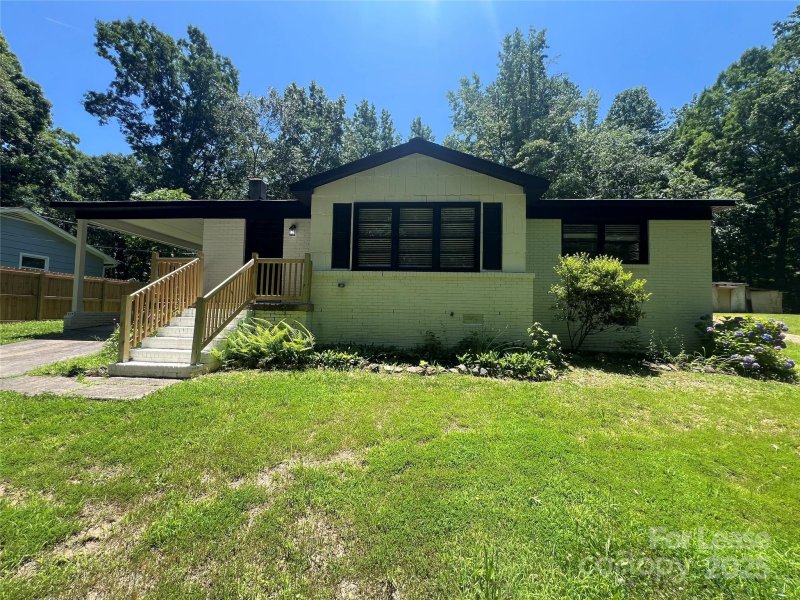 1214 Northwoods Drive