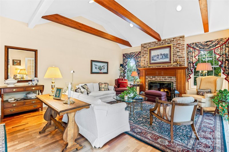 Property image 2 of 842 Rickel Drive in Wilson Farm, Hendersonville, NC 28739