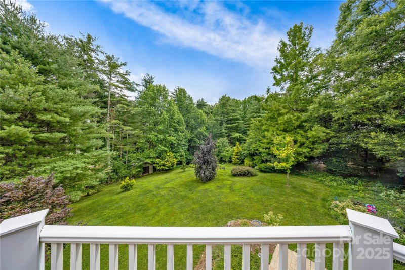 Property image 5 of 842 Rickel Drive in Wilson Farm, Hendersonville, NC 28739