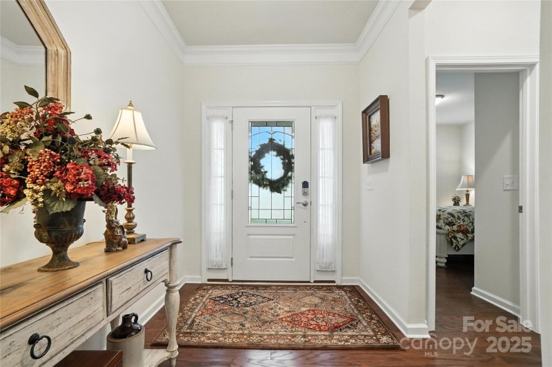 Property image 4 of 10120 Berkeley Castle Drive in Chateau, Charlotte, NC 28273