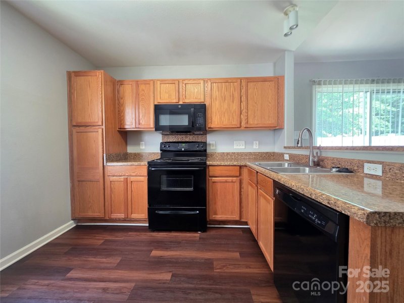 Property image 3 of 7315 Fig Lane in Kingstree, Charlotte, NC 28215