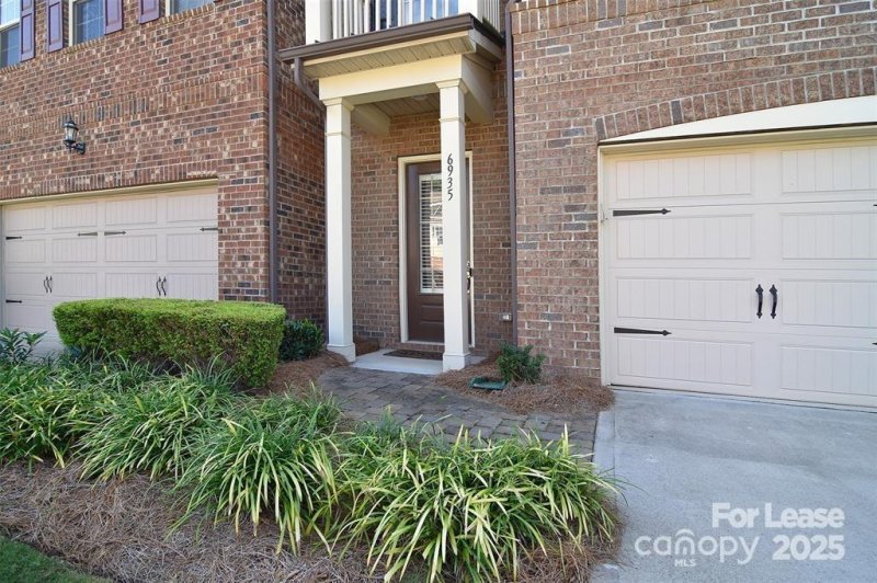 Property image 3 at 6935 Henry Quincy Way, Charlotte, NC 28277