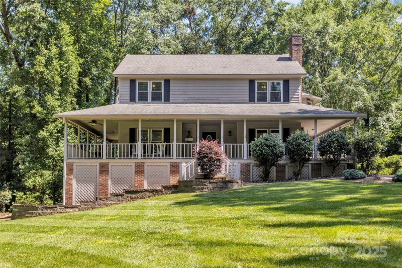 Country Club Hills, Salisbury community