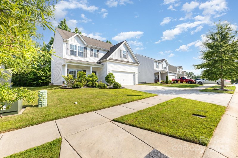 Property image 2 of 8330 Kneller Street in The Reserve at Canyon Hills, Charlotte, NC 28215