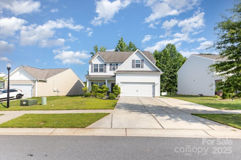 Property image 4 of 8330 Kneller Street in The Reserve at Canyon Hills, Charlotte, NC 28215