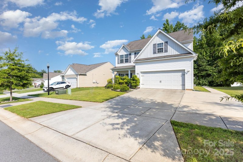 Property image 5 of 8330 Kneller Street in The Reserve at Canyon Hills, Charlotte, NC 28215