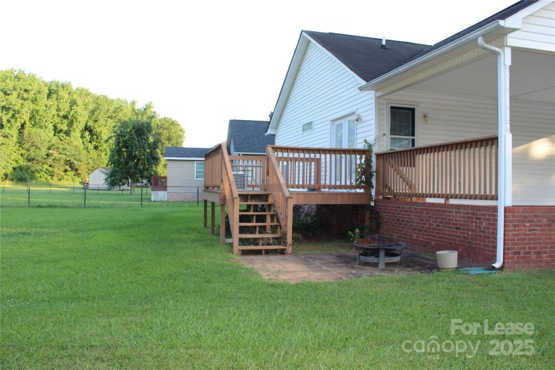 Property image 4 at 2927 Sheets Circle, Charlotte, NC 28214