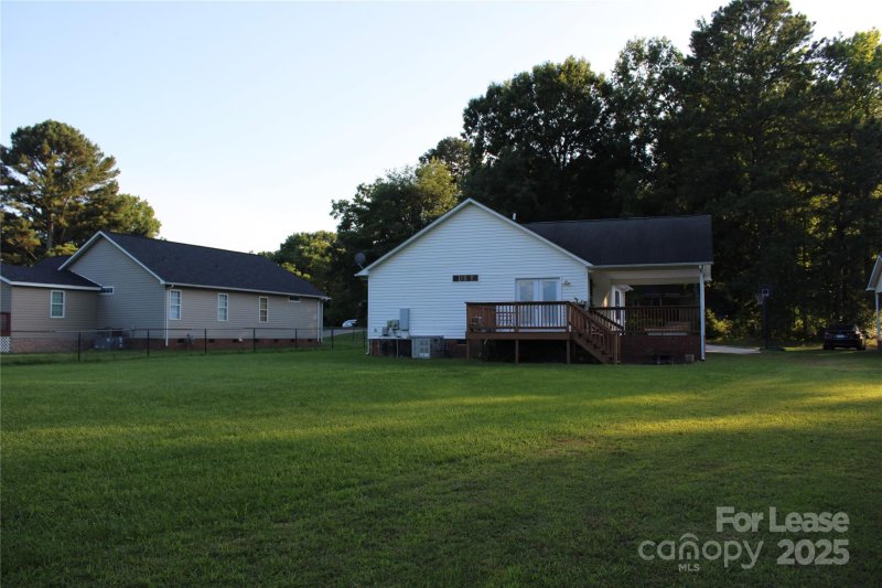 Property image 5 at 2927 Sheets Circle, Charlotte, NC 28214