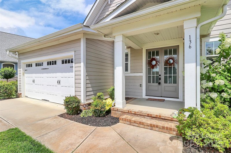 Property image 3 of 136 Preston Road in Atwater Landing, Mooresville, NC 28117