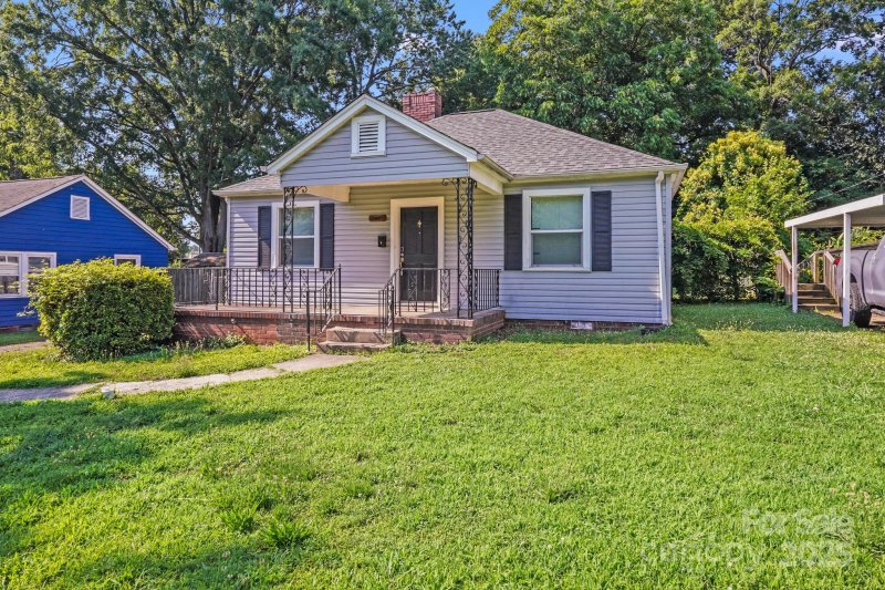 Dowd Heights, Charlotte Community