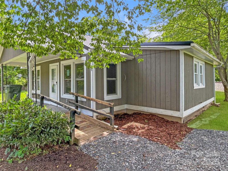 Property image 2 at 36 Graybark Court, Waynesville, NC 28786