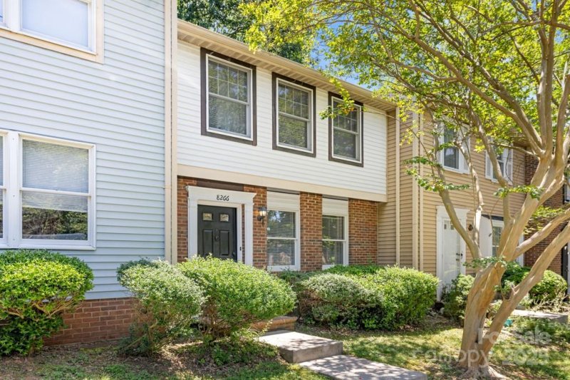 8266 Knights Bridge Road