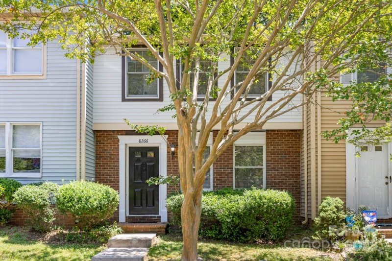 Property image 3 at 8266 Knights Bridge Road, Charlotte, NC 28210