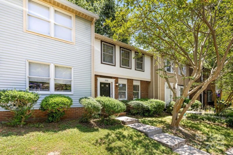 Property image 4 at 8266 Knights Bridge Road, Charlotte, NC 28210