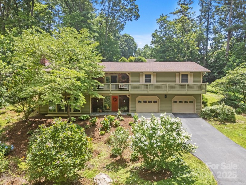 Indian Hill, Hendersonville Community