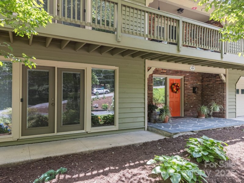 Property image 5 of 894 Indian Hill Road in Indian Hill, Hendersonville, NC 28791