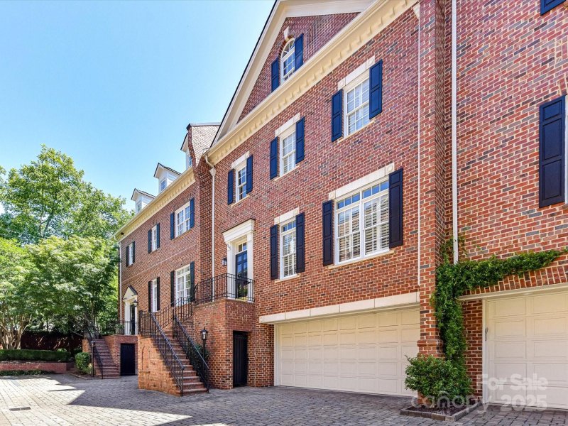 Property image 2 of 344 S Laurel Avenue in Eastover, Charlotte, NC 28207