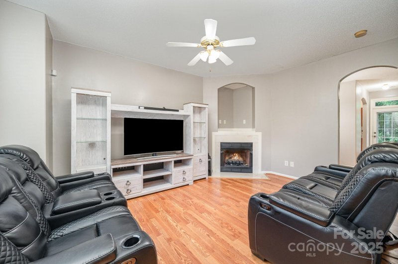 Property image 3 of 7518 Silver Arrow Drive in Kings Creek, Charlotte, NC 28273