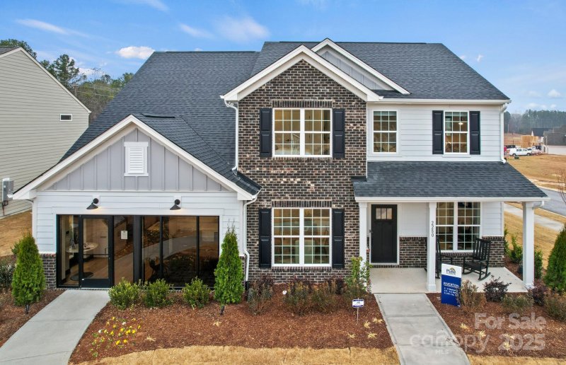 Property image 2 of 1045 Waxhaw Crossing Drive in Forest Creek, Waxhaw, NC 28173