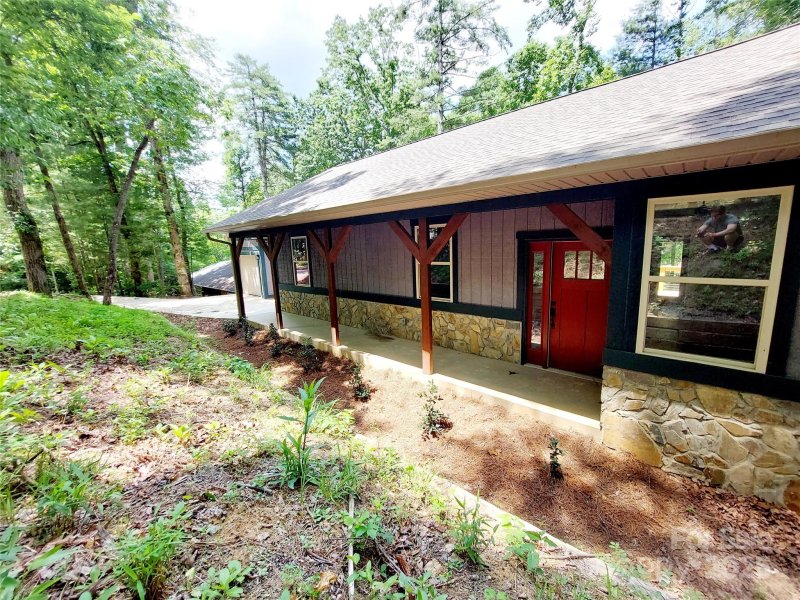 Property image 2 of 93 Badger Run in Fountain Trace, Hendersonville, NC 28739