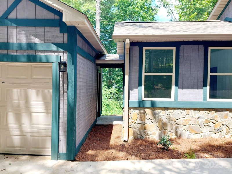 Property image 5 of 93 Badger Run in Fountain Trace, Hendersonville, NC 28739