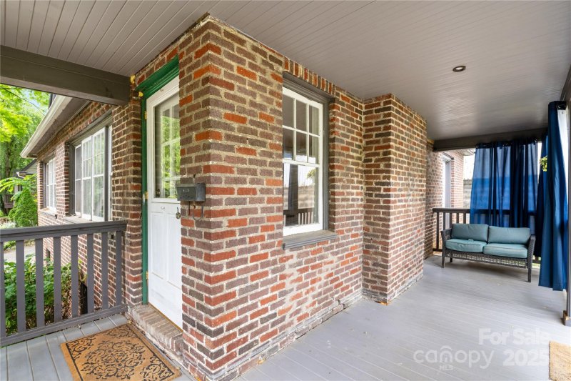 Property image 3 of 30 Caledonia Road in Kenilworth, Asheville, NC 28803