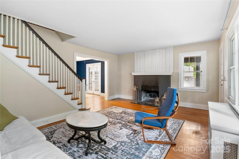 Property image 5 of 30 Caledonia Road in Kenilworth, Asheville, NC 28803