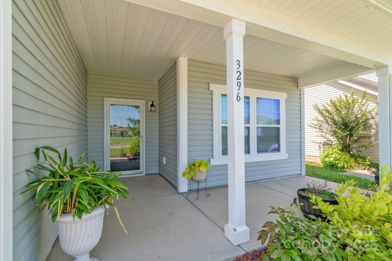 Property image 2 of 3296 Saddlebrook Drive in Saddlebrook, Midland, NC 28107