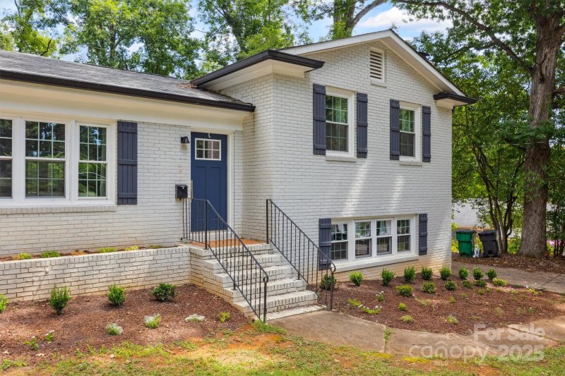 Property image 5 at 2119 Archdale Drive, Charlotte, NC 28210