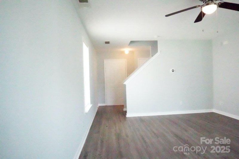 Property image 3 of 7619 Monarch Birch Lane in Kingstree, Charlotte, NC 28215