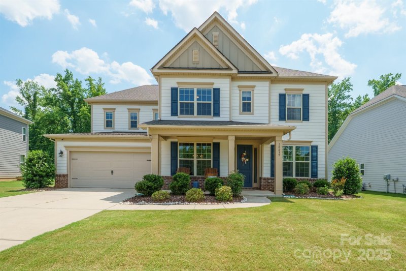 Property image 2 at 10437 Paper Birch Drive, Charlotte, NC 28215