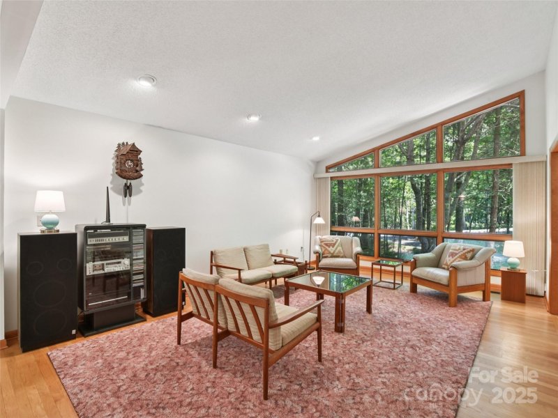 105 Sunningdale Drive