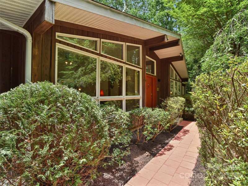 Property image 3 of 105 Sunningdale Drive in Claremont, Flat Rock, NC 28731