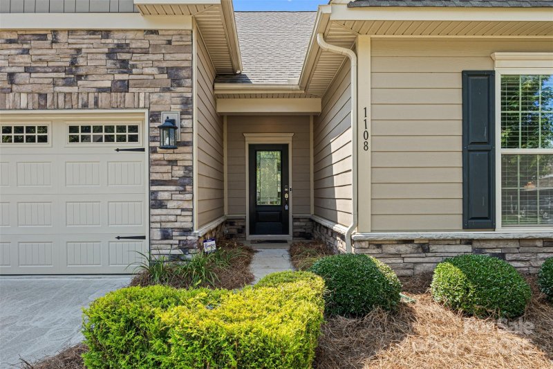 Property image 2 at 1108 Mayapple Way, Belmont, NC 28012