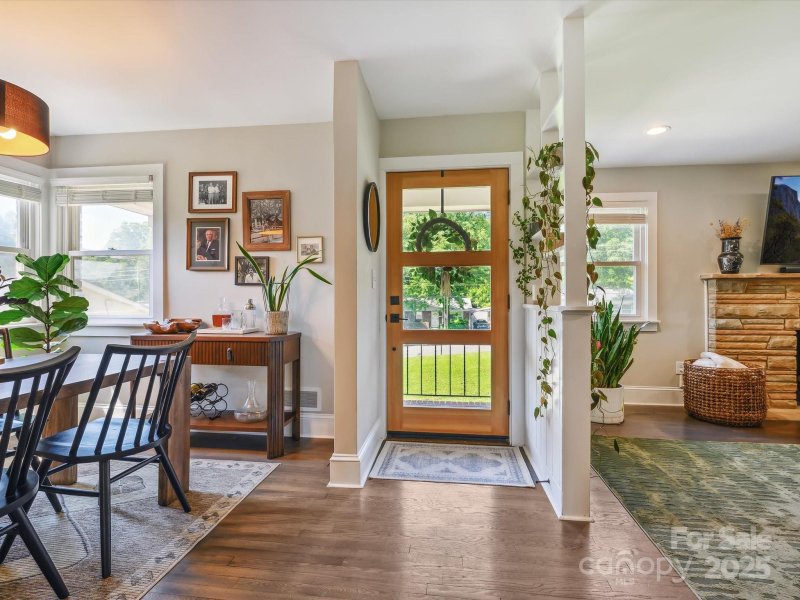 Property image 3 at 1516 Russell Avenue, Charlotte, NC 28216