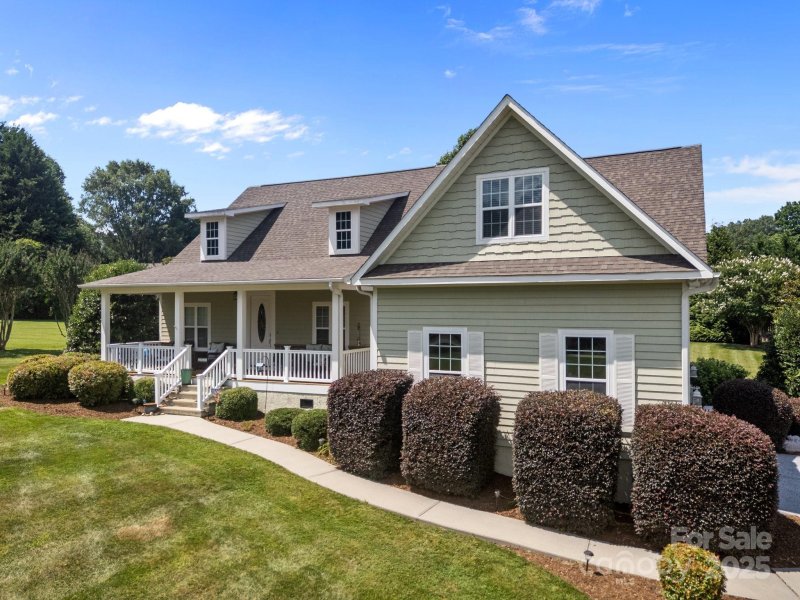 Property image 3 at 1006 Pin Oak Trail, Hendersonville, NC 28739