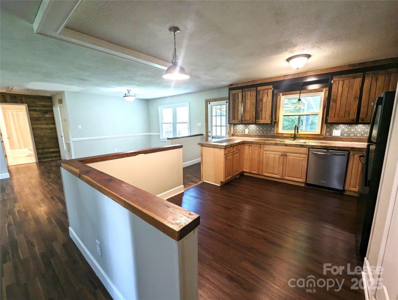 Property image 2 at 632 Catawba Circle, Matthews, NC 28104