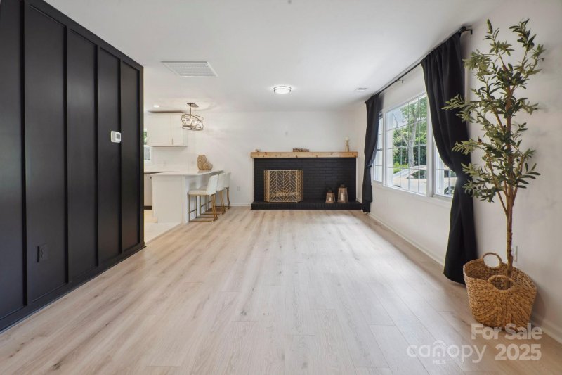 Property image 3 of 5420 Gwynne Avenue in Amity Gardens, Charlotte, NC 28205