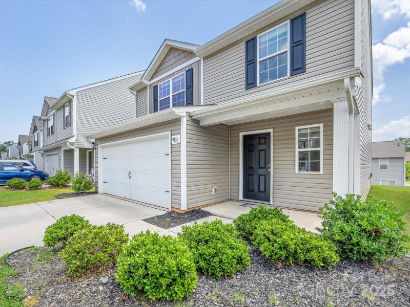 Property image 3 of 9136 Creedmore Hills Drive in Creedmore Hills, Charlotte, NC 28214