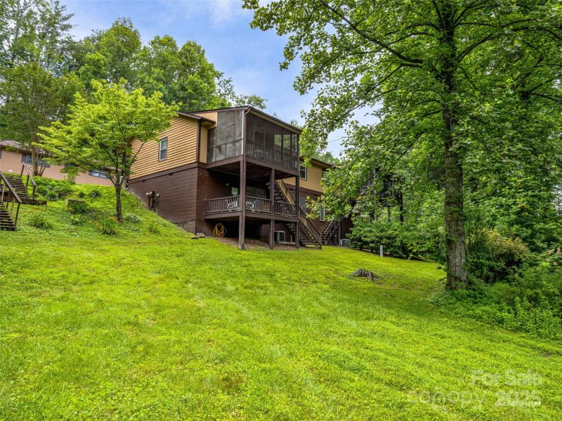 Property image 3 of 128 View De Lake Drive in Timberlake, Etowah, NC 28729