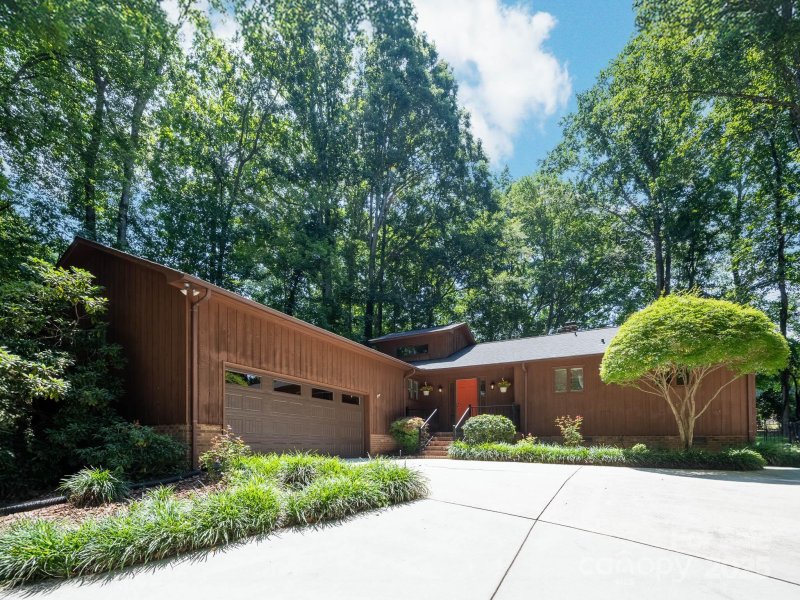 Property image 2 at 7874 Golf Course Drive, Denver, NC 28037