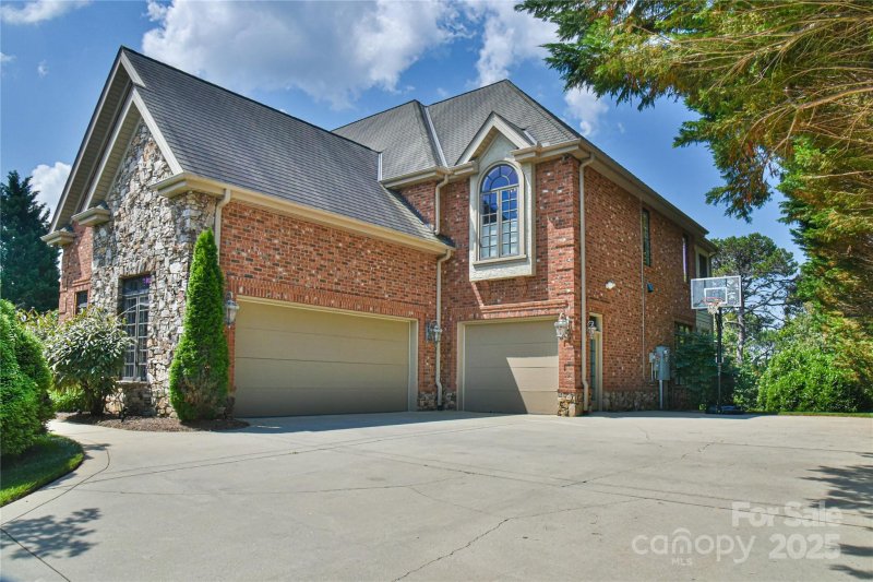 Property image 5 of 38 Bradford Vista in Waterford Lakes, Fletcher, NC 28732