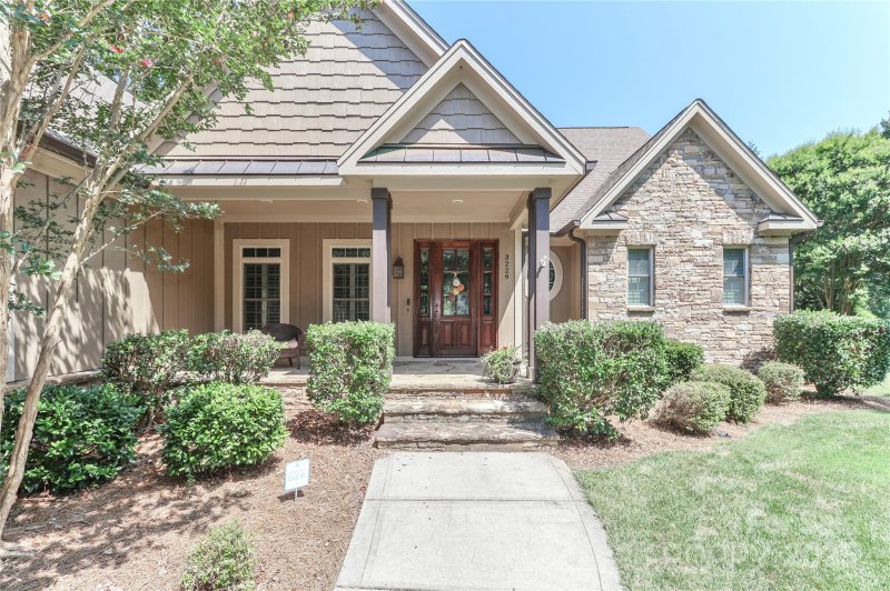 Property image 4 of 3229 Broadmoor Drive in Shannon Acres, Statesville, NC 28625