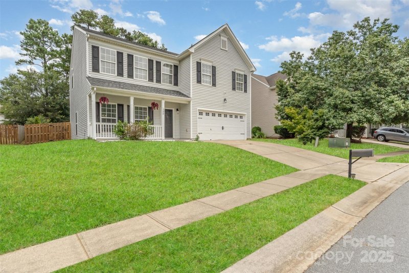 Property image 2 of 528 Goodloe Drive in The Settlements at Withrow Downs, Charlotte, NC 28262