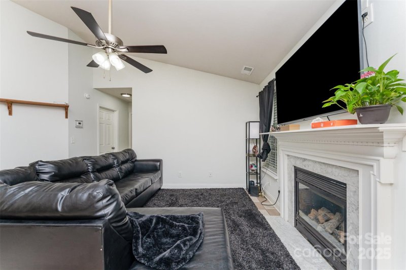 Property image 5 of 5914 Redding Road in Rolling Hills, Charlotte, NC 28216