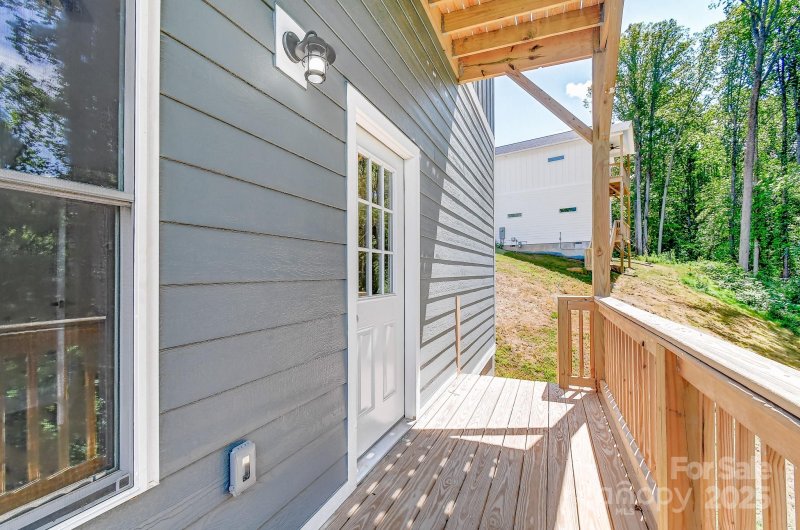 Property image 4 of 139 Northbend Drive in Riverside Woodfin, Asheville, NC 28804