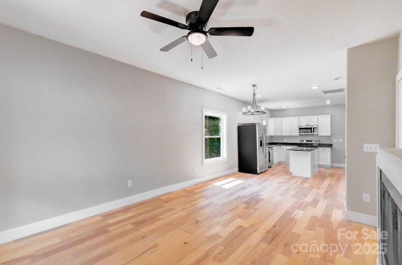 Property image 5 of 139 Northbend Drive in Riverside Woodfin, Asheville, NC 28804